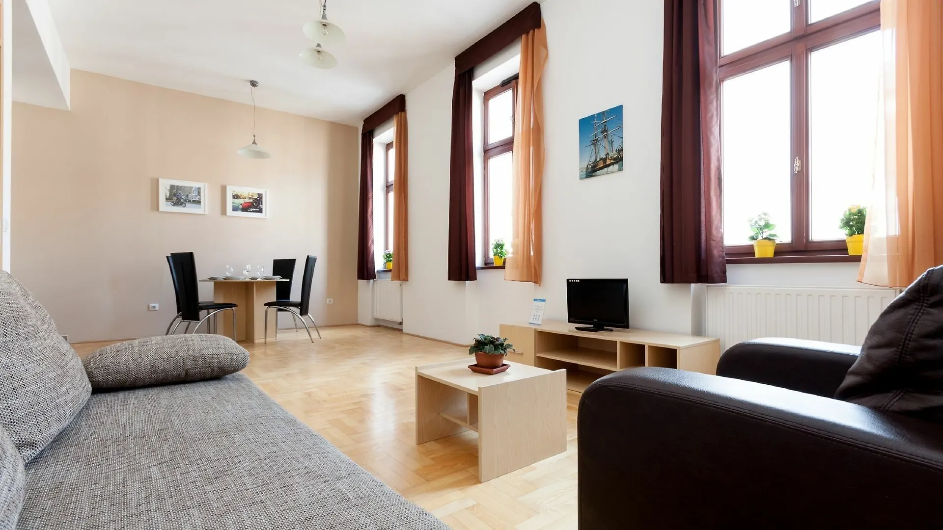 Central Ernesto 0*, Budapest Ungarn